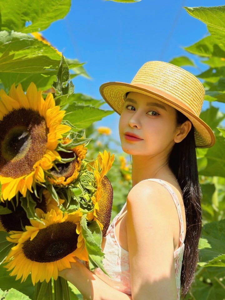 Sao việt 24h con gái quyền linh lộ diện với vẻ ngoài đầy đặn sắc vóc vẫn đẹp còn được khen phúc hậu khi tăng cân - 17