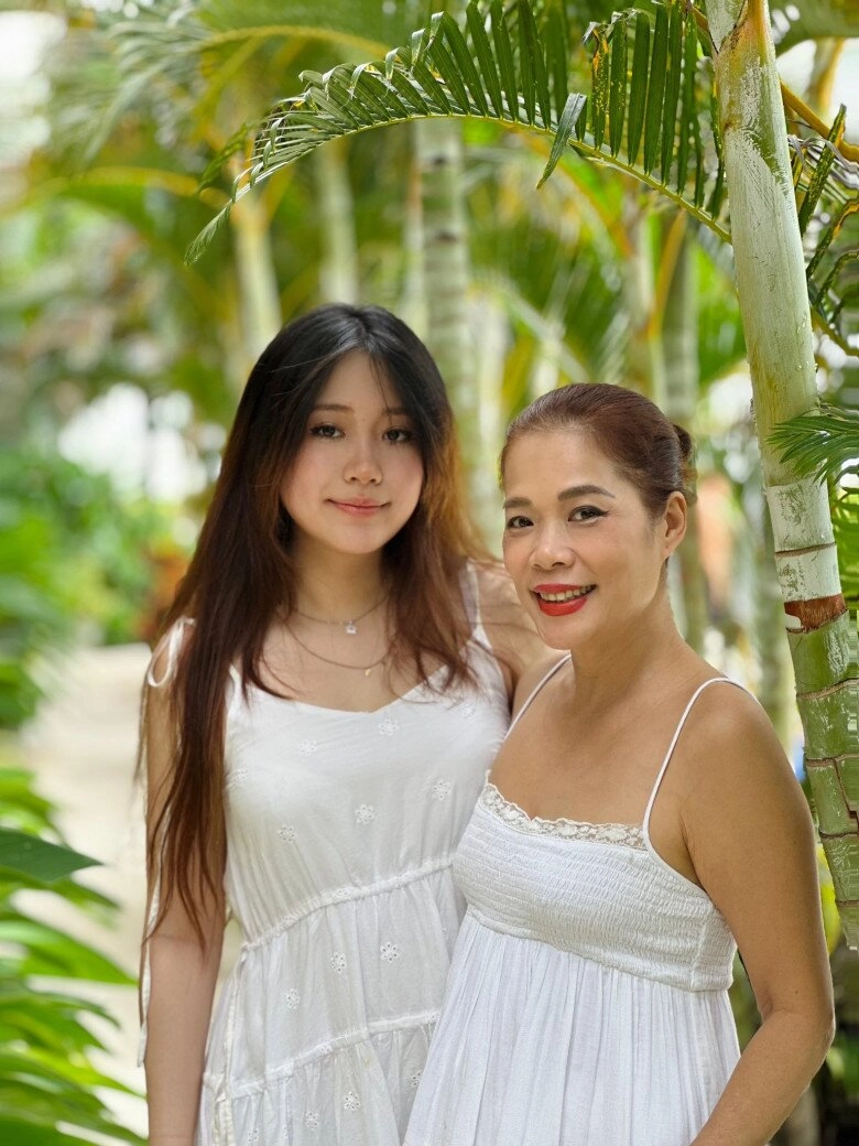 Sao việt 24h diva hồng nhung khoe khoảnh khắc trồng cây trên sân thượng ngoại hình như lột xác sau biến cố sức khỏe - 11