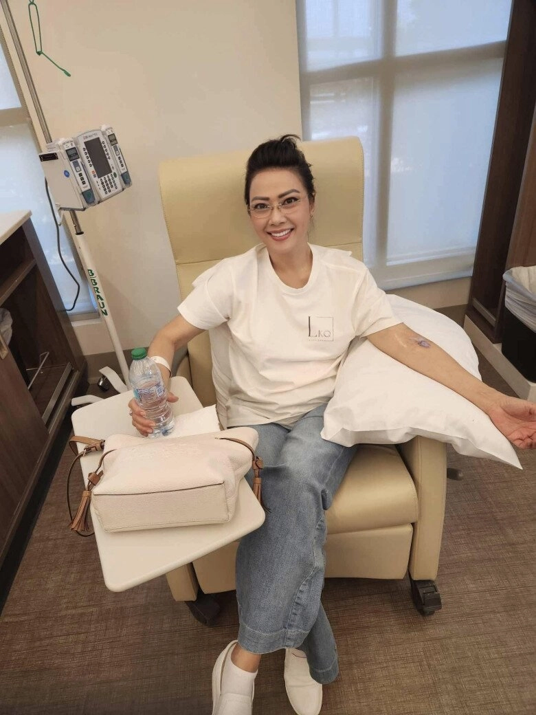 Sao việt 24h diva mỹ linh khoe khoảnh khắc ông xã anh quân hãnh diện ngắm con gái trên sân khấu ngượng nghịu khi bị phát hiện - 14