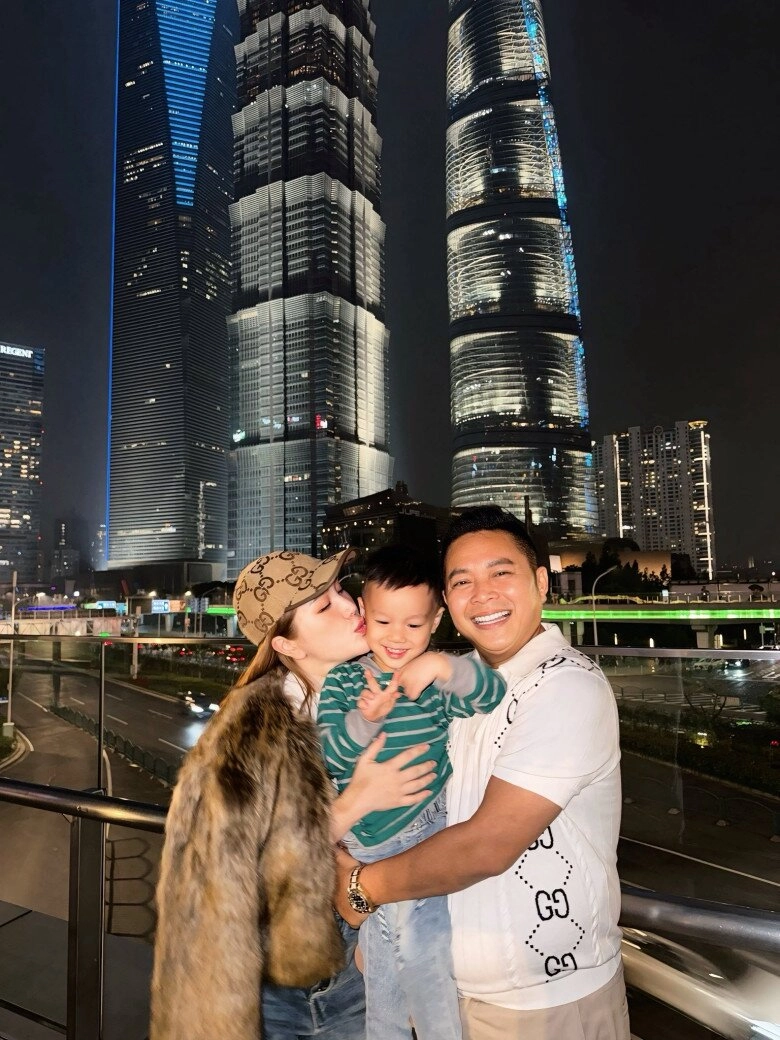 Sao việt 24h diva mỹ linh khoe khoảnh khắc ông xã anh quân hãnh diện ngắm con gái trên sân khấu ngượng nghịu khi bị phát hiện - 19