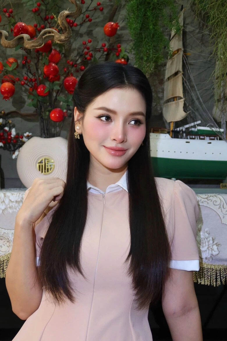 Sao việt 24h hậu đám cưới tại quê nhà hhen niê đeo vàng đỏ người ông xã nhiếp ảnh gia hớn hở không kém - 13