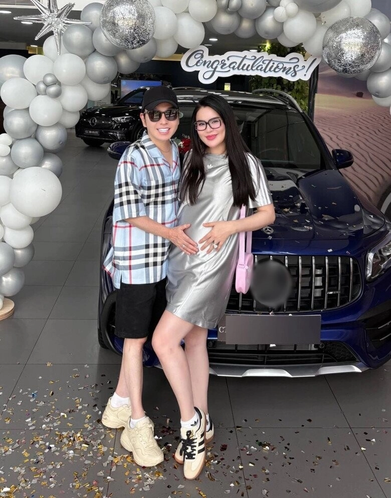 Sao việt 24h hh phương lê mặc crop top lộ bụng bầu 4 tháng to tròn đi xế hộp tiền tỷ xem chồng vũ luân diễn - 5
