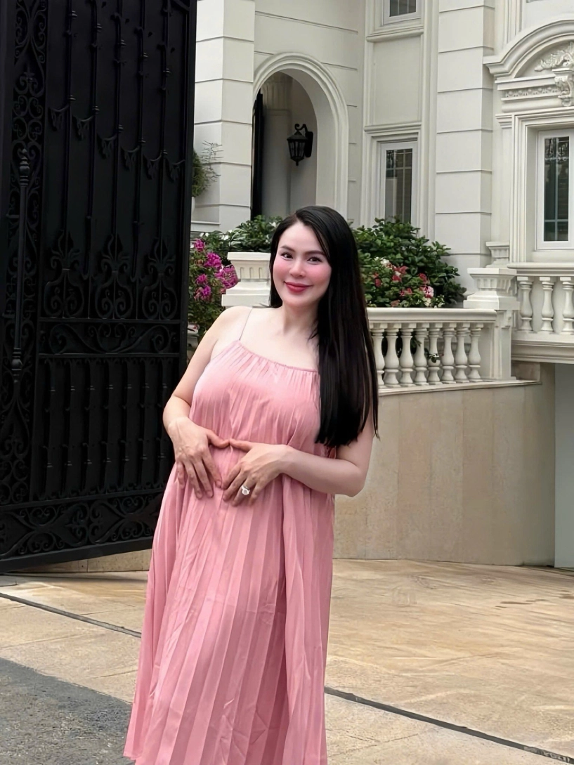 Sao việt 24h hh phương lê mặc crop top lộ bụng bầu 4 tháng to tròn đi xế hộp tiền tỷ xem chồng vũ luân diễn - 6