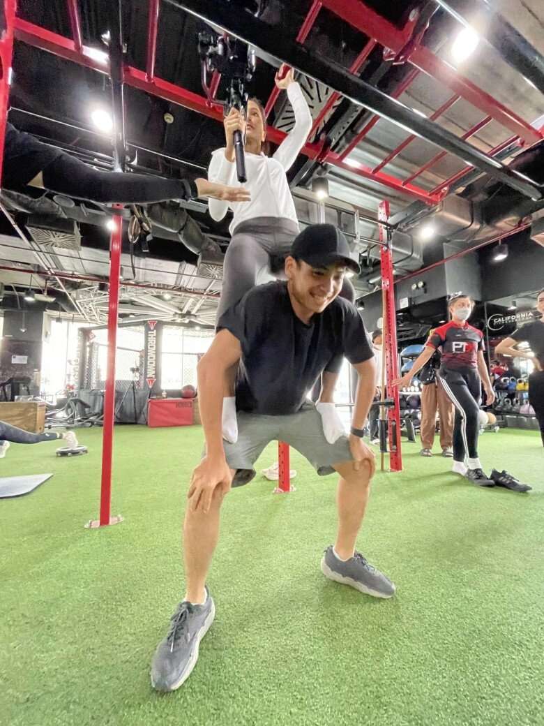 Sao việt 24h hhen niê khoe body bốc lửa giữa tin đồn có bầu chồng cũng đăng ảnh cởi áo nóng bỏng không thua vợ - 3