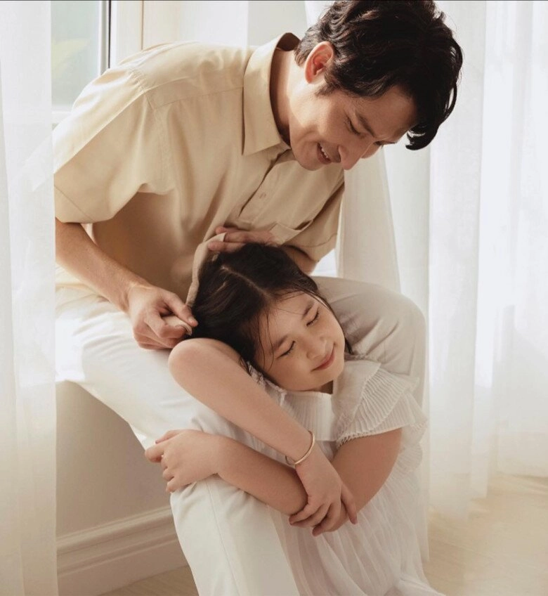 Sao việt 24h hhen niê khoe body bốc lửa giữa tin đồn có bầu chồng cũng đăng ảnh cởi áo nóng bỏng không thua vợ - 11