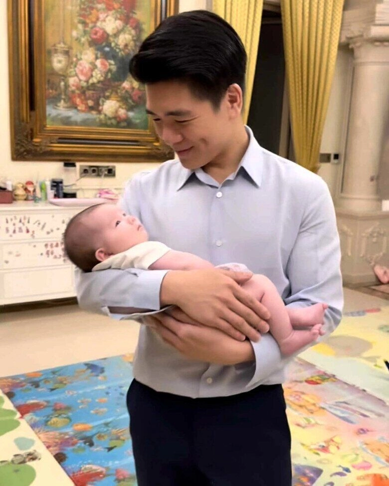 Sao việt 24h hồ ngọc hà đưa leon đi cắt tóc út ú ngày nào giờ gương mặt nam tính điển trai giống hệt bố kim lý - 6