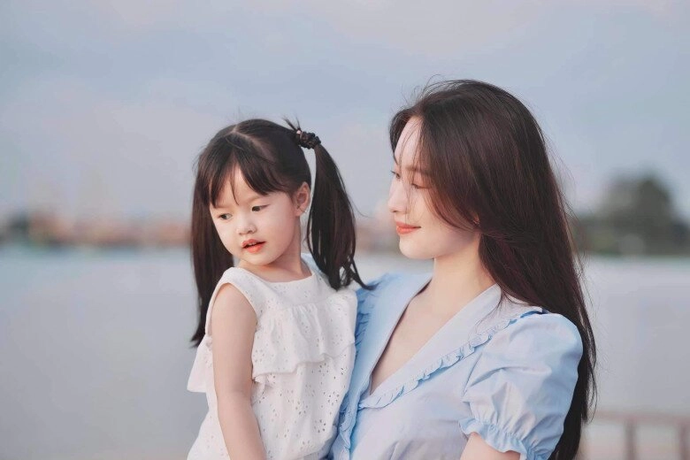 Sao việt 24h hoa hậu đặng thu thảo hiếm hoi khoe ảnh ngày nhỏ của con gái sophie thời bị bố mẹ giấu mặt triệt để - 4