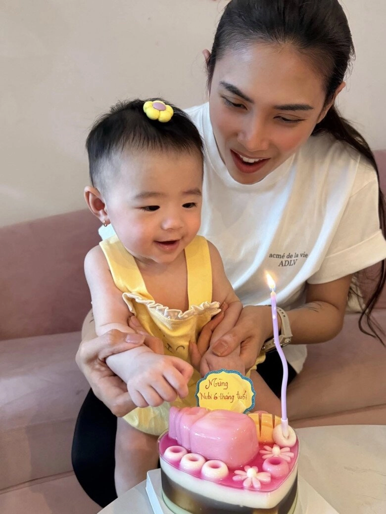 Sao việt 24h hoa hậu đặng thu thảo hiếm hoi khoe ảnh ngày nhỏ của con gái sophie thời bị bố mẹ giấu mặt triệt để - 16
