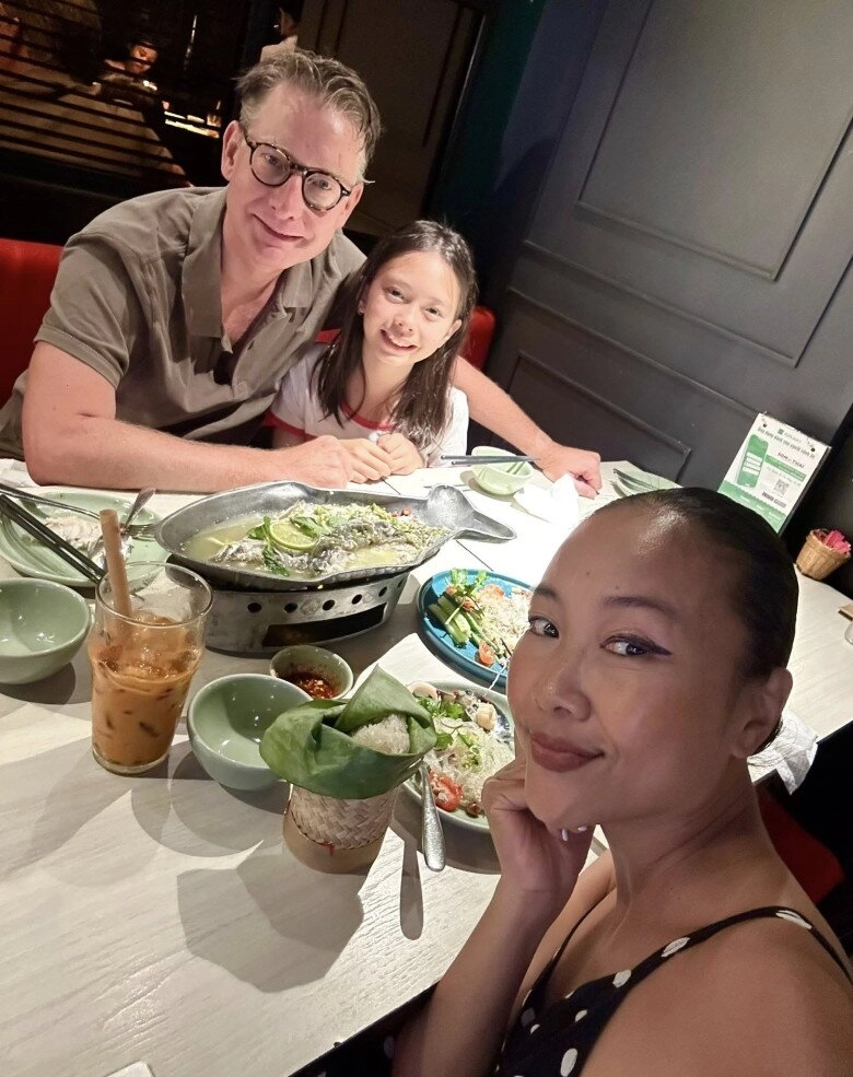 Sao việt 24h hoa hậu đặng thu thảo hiếm hoi khoe con gái út cặp má bánh bao phúng phính dễ thương phát sốt - 11