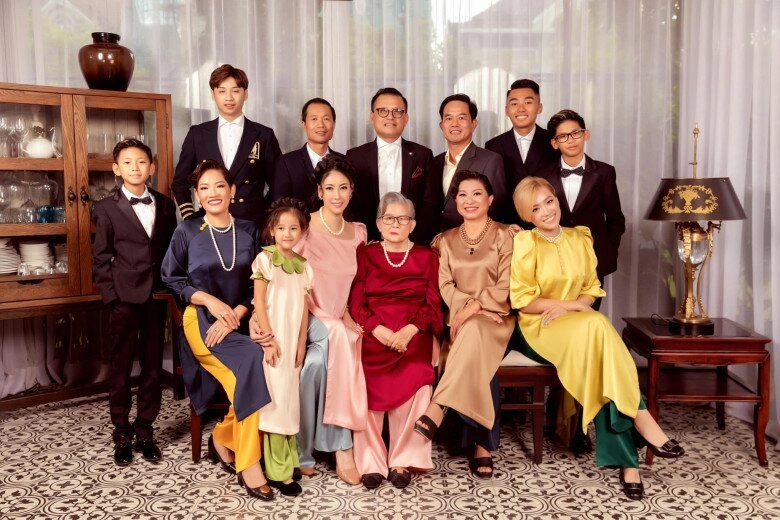 Sao việt 24h hoa hậu hà kiều anh thông báo tang sự của mẹ chồng hàng loạt nghệ sĩ gửi lời chia buồn - 3