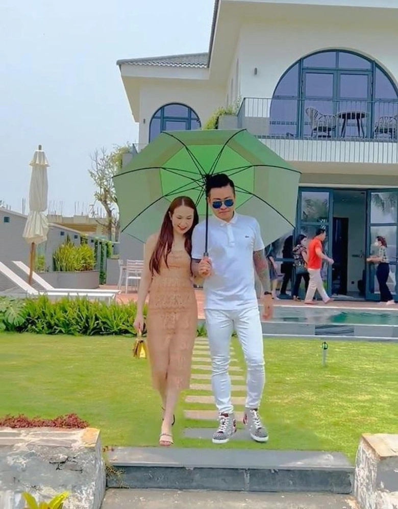 Sao việt 24h hương baby tình tứ bên tuấn hưng khoe 11 năm chưa ngày nào ngưng làm nữ hoàng - 3