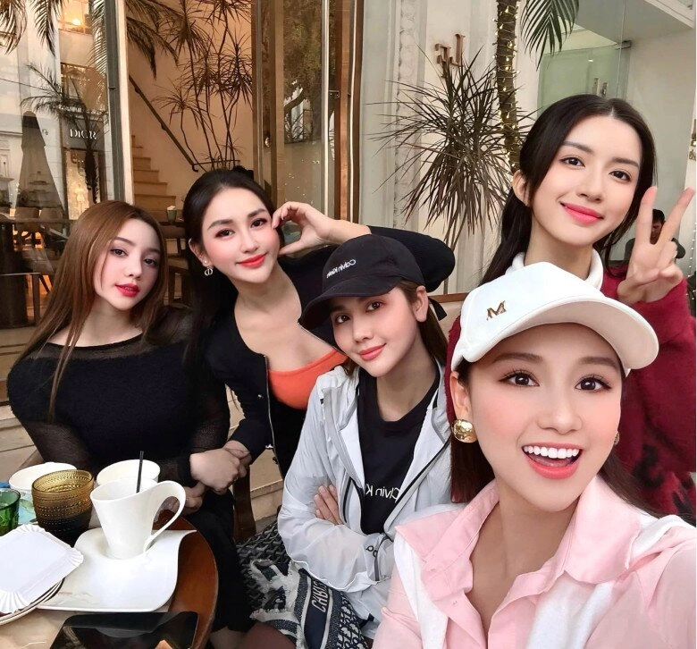 Sao việt 24h hương baby tình tứ bên tuấn hưng khoe 11 năm chưa ngày nào ngưng làm nữ hoàng - 13