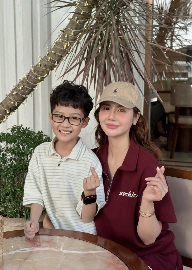 Sao việt 24h huyền lizzie khoe quý tử trổ mã ở tuổi lên 9 con trai giống mẹ như đúc khiến dân tình trầm trồ - 2