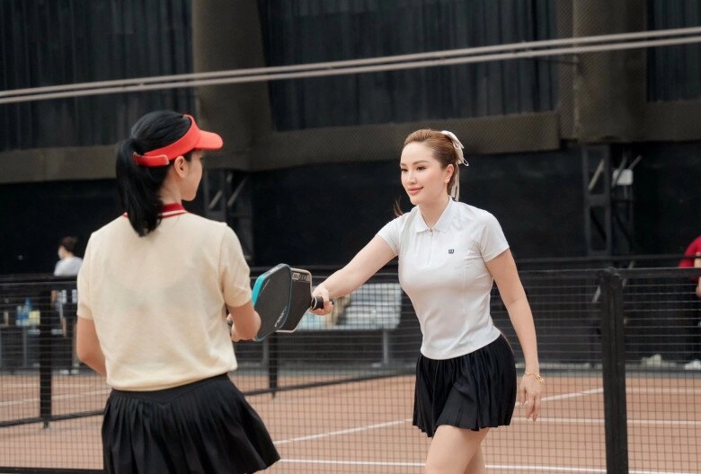 Sao việt 24h khánh thi chỉ ra người sai trong vụ hành hung phụ nữ tại hà nội thương cho các em nhỏ phải chứng kiến - 7