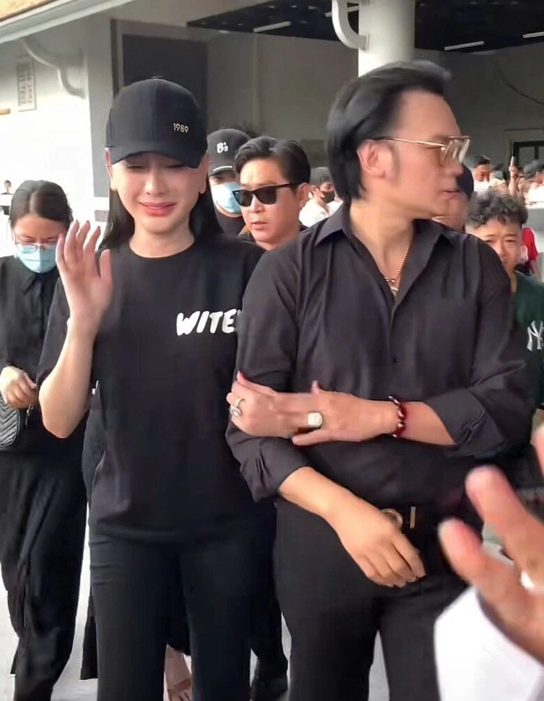 Sao việt 24h lâm khánh chi khóc nấc kể quý bình bán nhà tự lo tiền chữa bệnh một mình đi khám không có ai bên cạnh - 4