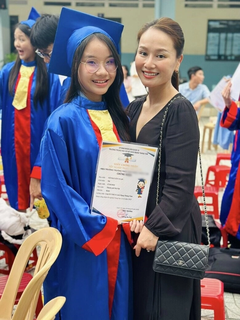Sao việt 24h lam trường đưa quý tử mới sinh đi khám làm cha lần 3 ở tuổi 51 vẫn xót khi thấy con phải xét nghiệm - 8