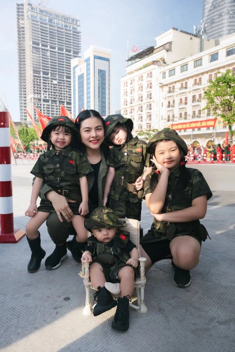 Sao việt 24h lam trường gửi lời nhắn nhủ xúc động đến người mẹ mới qua đời - 14