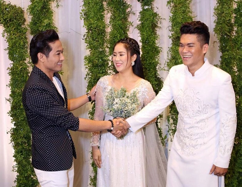 Sao việt 24h lê phương đăng ảnh nắm chặt tay quý bình trên giường bệnh nghẹn ngào vĩnh biệt tình cũ chồng trẻ nói biết ơn - 3