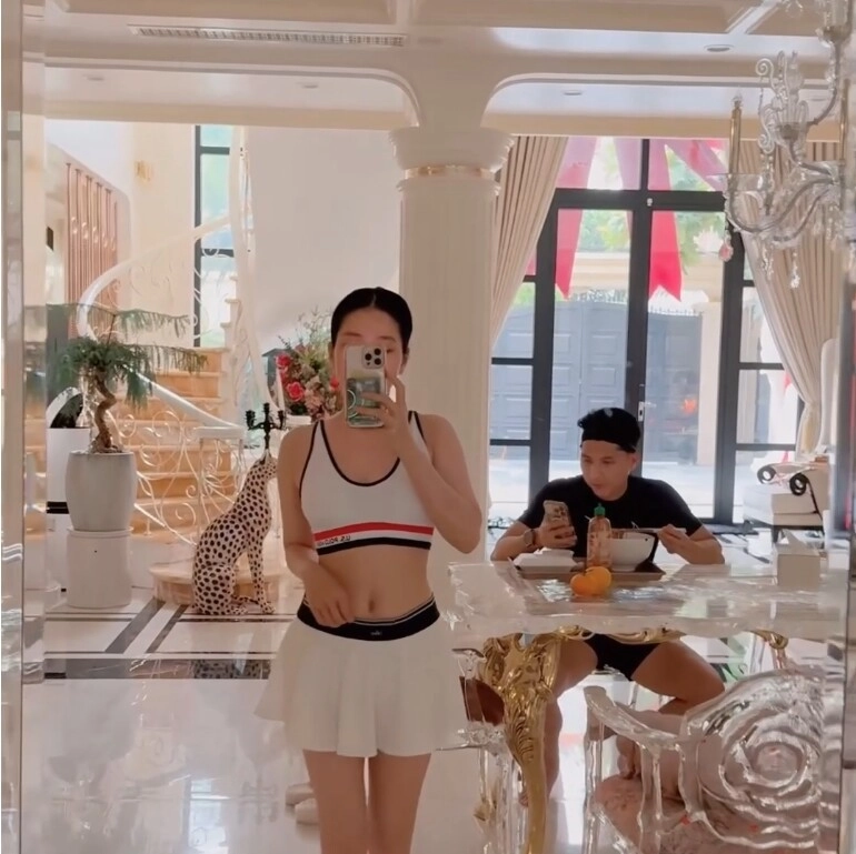 Sao việt 24h lệ quyên sở hữu biệt thự hơn 100 tỷ như bảo tàng nghệ thuật khoe quý tử đập hộp vali trăm triệu - 4