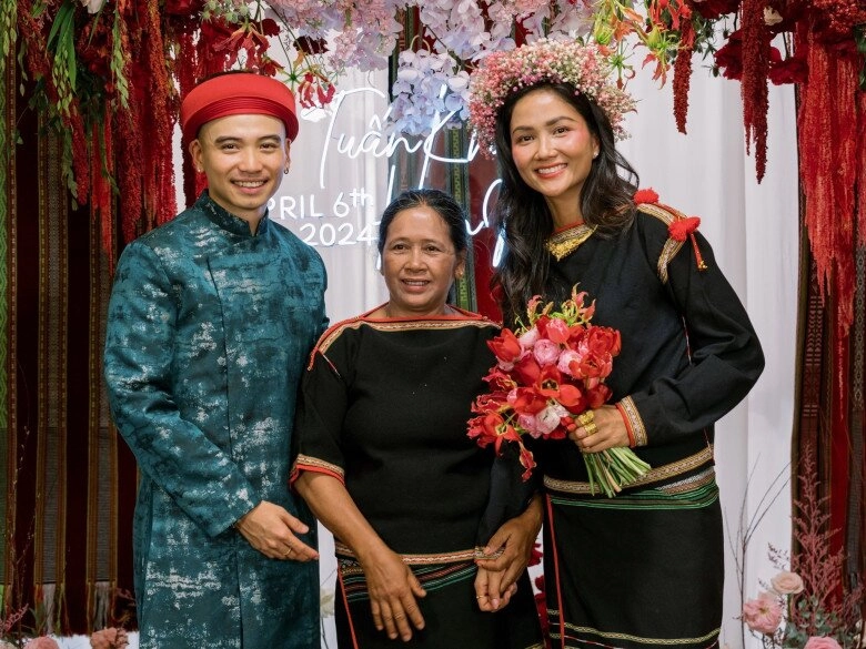 Sao việt 24h lệ quyên sở hữu biệt thự hơn 100 tỷ như bảo tàng nghệ thuật khoe quý tử đập hộp vali trăm triệu - 9