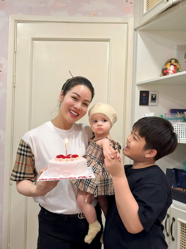 Sao việt 24h mẹ chồng phương oanh hiếm hoi khoe con trai 19 tuổi có phong thái điềm tĩnh vẻ ngoài trưởng thành - 10