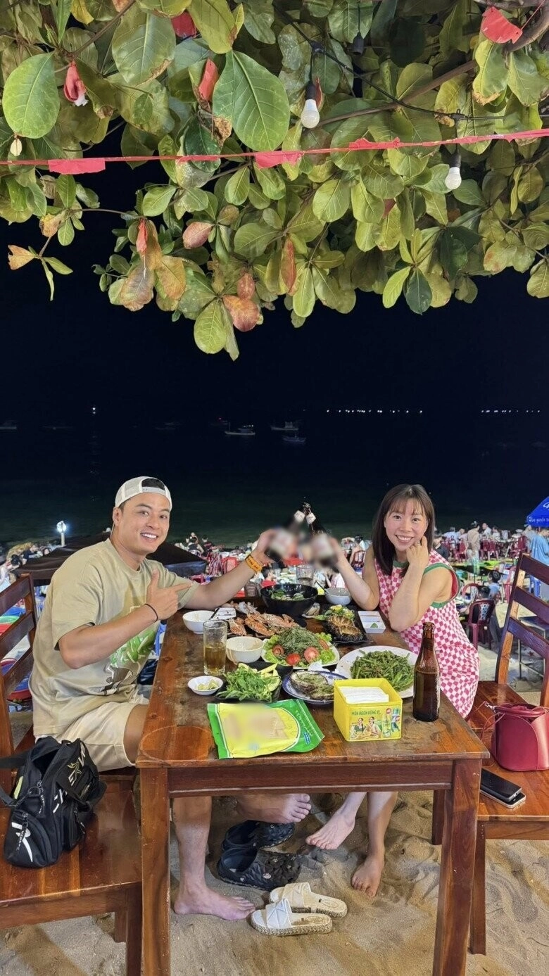 Sao việt 24h mẹ chồng phương oanh khoe đôi gò bồng đảo đốt mắt ở tuổi u50 trẻ đẹp không thua con gái sinh năm 1998 - 12