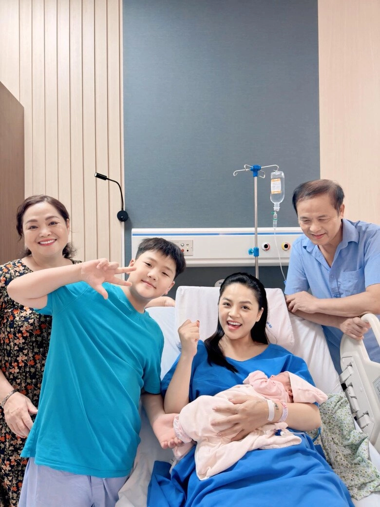 Sao việt 24h mỹ nhân xinh đẹp nhất nhì vtv một mình nuôi 2 con khẳng định hôn nhân thất bại không đáng sợ - 4