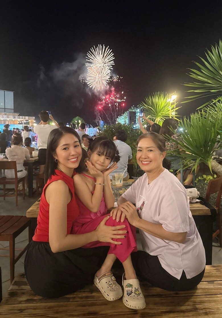 Sao việt 24h nhạc sĩ quốc trung say mê ngắm vẻ đáng yêu của công chúa nhỏ diva thanh lam liền bình luận yêu thương - 14