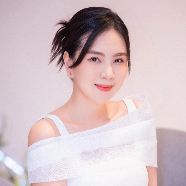 Sao việt 24h nsnd thanh lam khoe cảnh bế bồng tiểu công chúa hoa hậu giáng my phải khen diva đẹp hơn từ ngày lên chức - 6