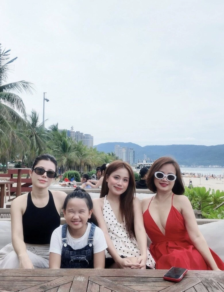 Sao việt 24h nsnd từng là á hậu có nhan sắc gây thương nhớ một thời nay khoe vòng 1 căng tràn hút mắt ở tuổi 54 - 11