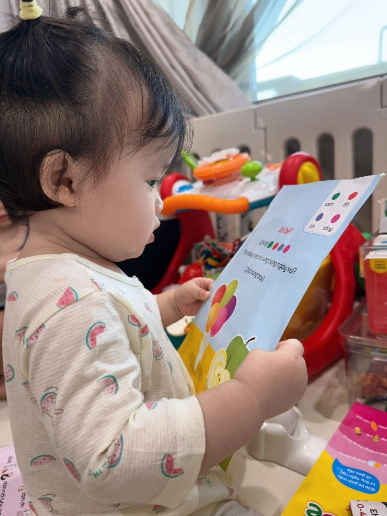 Sao việt 24h nsnd việt anh hẹn hò lãng mạn ở biển với bạn gái kém 36 tuổi nữ quản lý khoe đường cong gợi cảm - 10