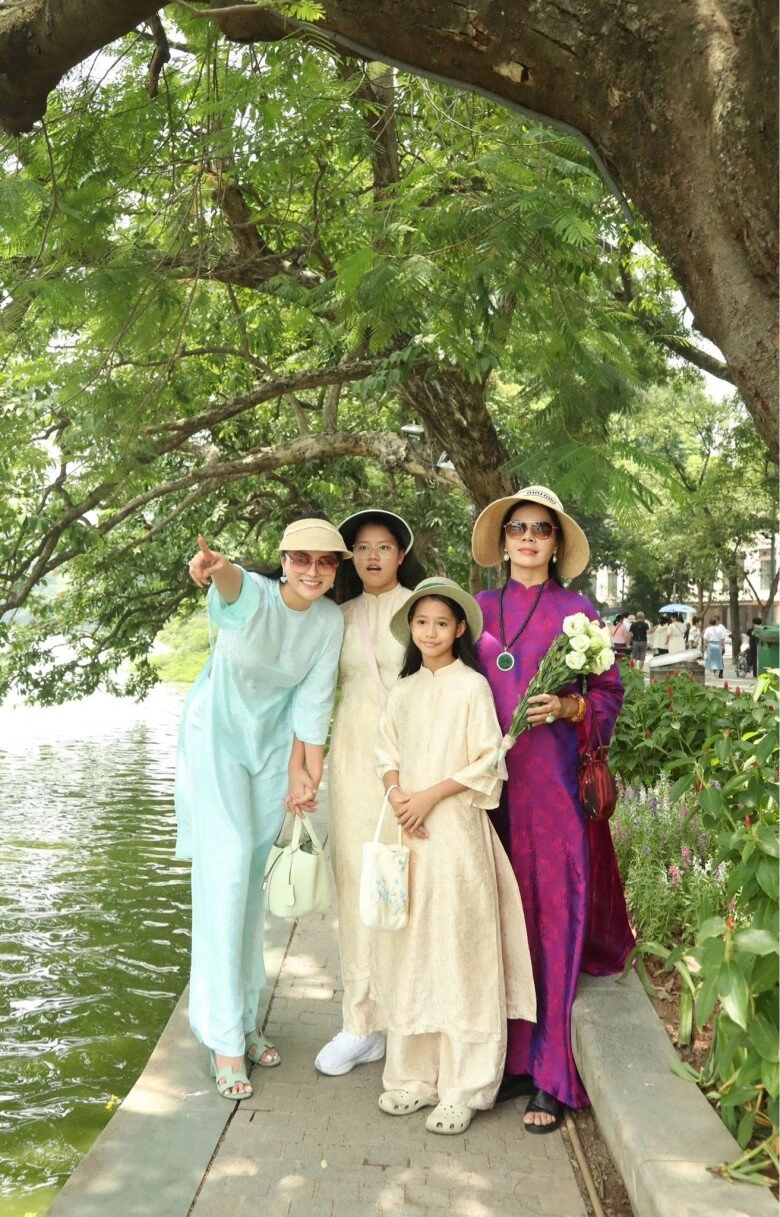 Sao việt 24h nsnd xuân bắc hiếm hoi trang điểm sau khi lên chức cục trưởng nhìn như thanh niên ở tuổi u50 - 5