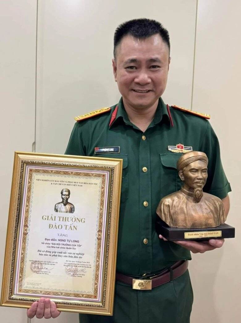Sao việt 24h phương oanh đánh đôi cùng chồng đại gia trên sân pickeball shark bình lộ bàn tay hư khi ôm hôn vợ trẻ - 12