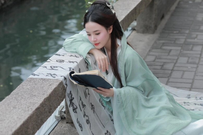 Sao việt 24h phương oanh than khổ sau khi sinh con cứ nhìn cặp song sinh với shark bình là rơi nước mắt - 7