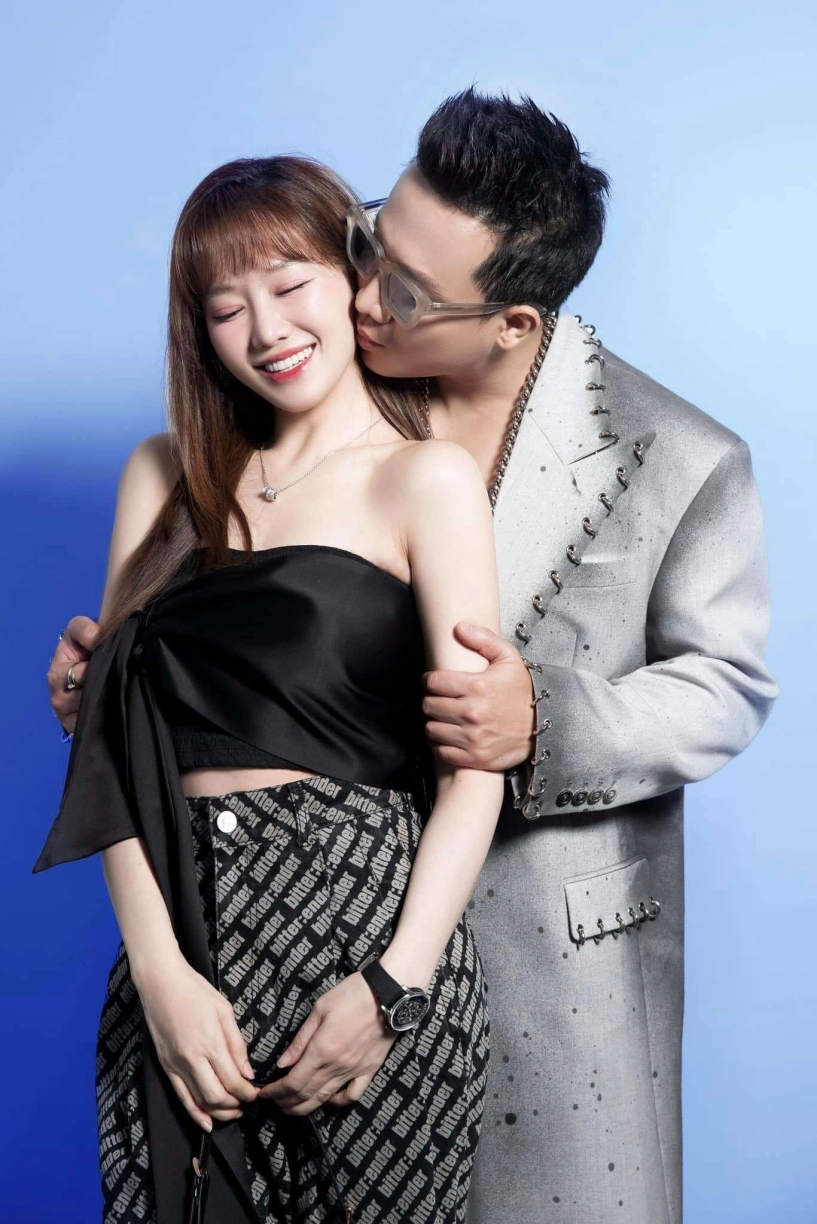 Sao việt 24h phương oanh than khổ sau khi sinh con cứ nhìn cặp song sinh với shark bình là rơi nước mắt - 12