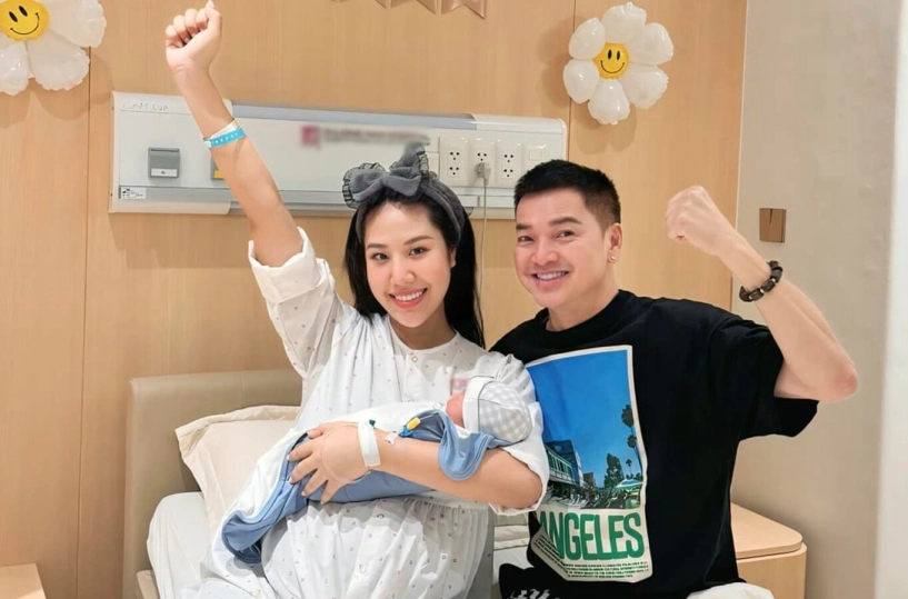 Sao việt 24h quang minh khoe mặt con trai khoảnh khắc bạn gái nóng bỏng kém 37 tuổi da kề da quý tử gây chú ý - 3