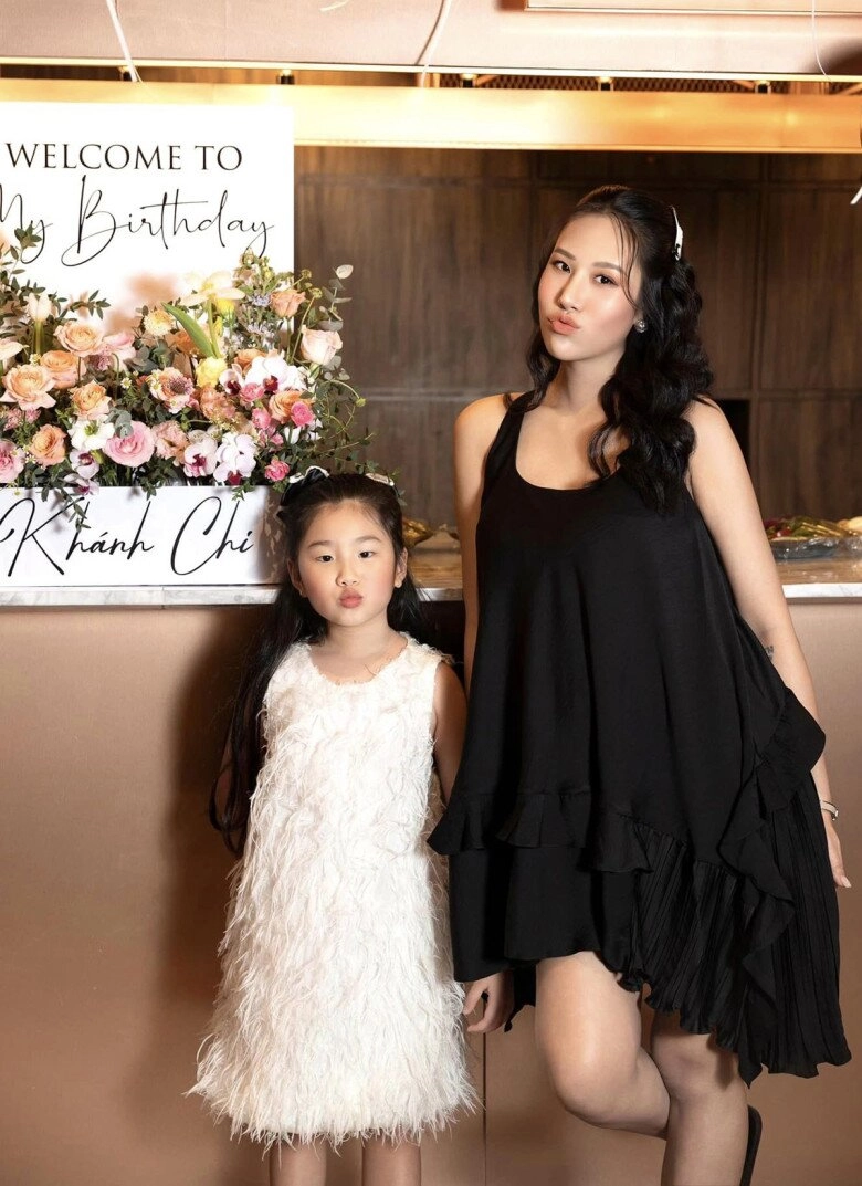 Sao việt 24h quang minh khoe mặt con trai khoảnh khắc bạn gái nóng bỏng kém 37 tuổi da kề da quý tử gây chú ý - 4