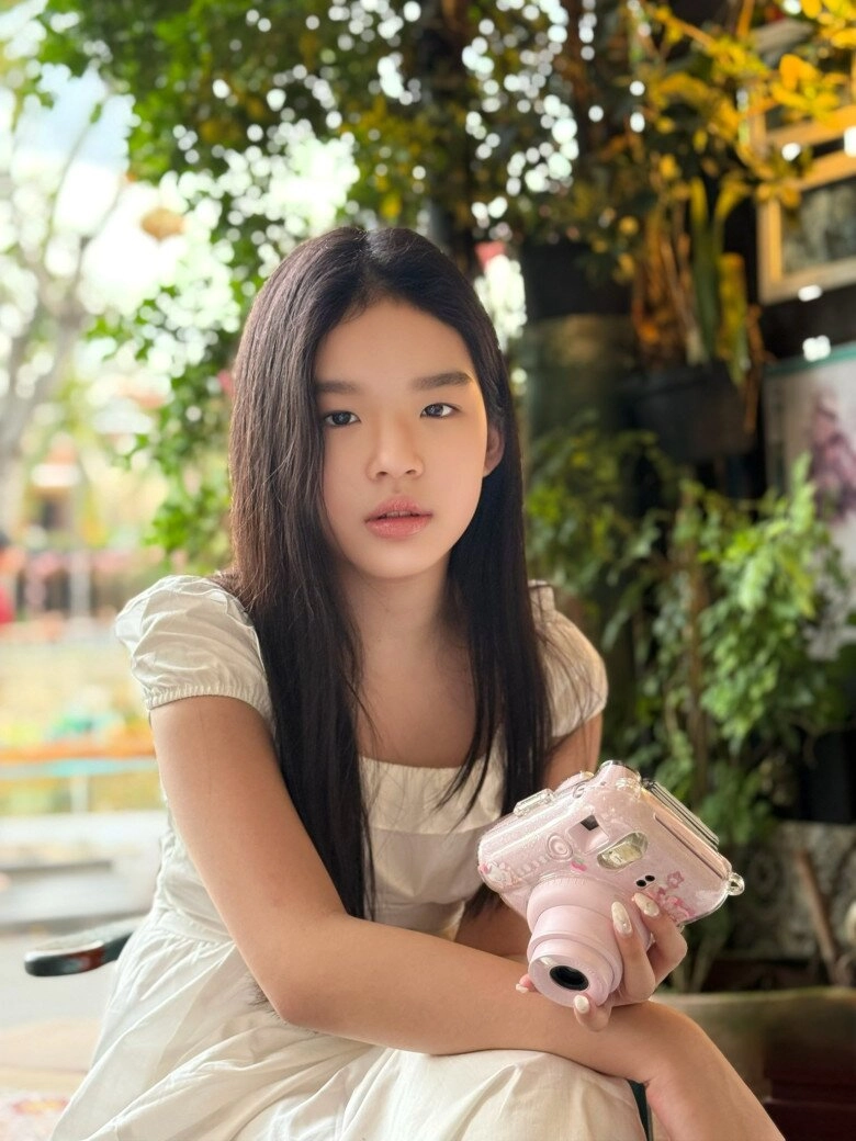 Sao việt 24h soái ca quốc tịch mỹ nhà thúy diễm thần thái bên mẹ càng lớn càng điển trai khiến phụ huynh tự hào - 12