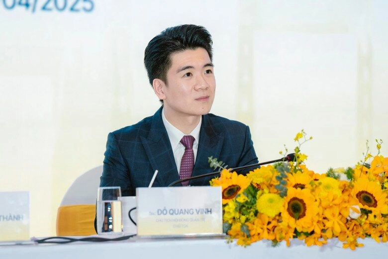 Sao việt 24h thiếu gia nhí nhà chi bảo được mẹ cho diện đồ như chú rể khí chất lạnh lùng không khác gì tổng tài - 9