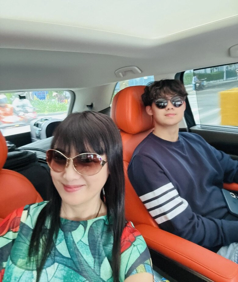 Sao việt 24h thiếu gia nhí nhà chi bảo được mẹ cho diện đồ như chú rể khí chất lạnh lùng không khác gì tổng tài - 17