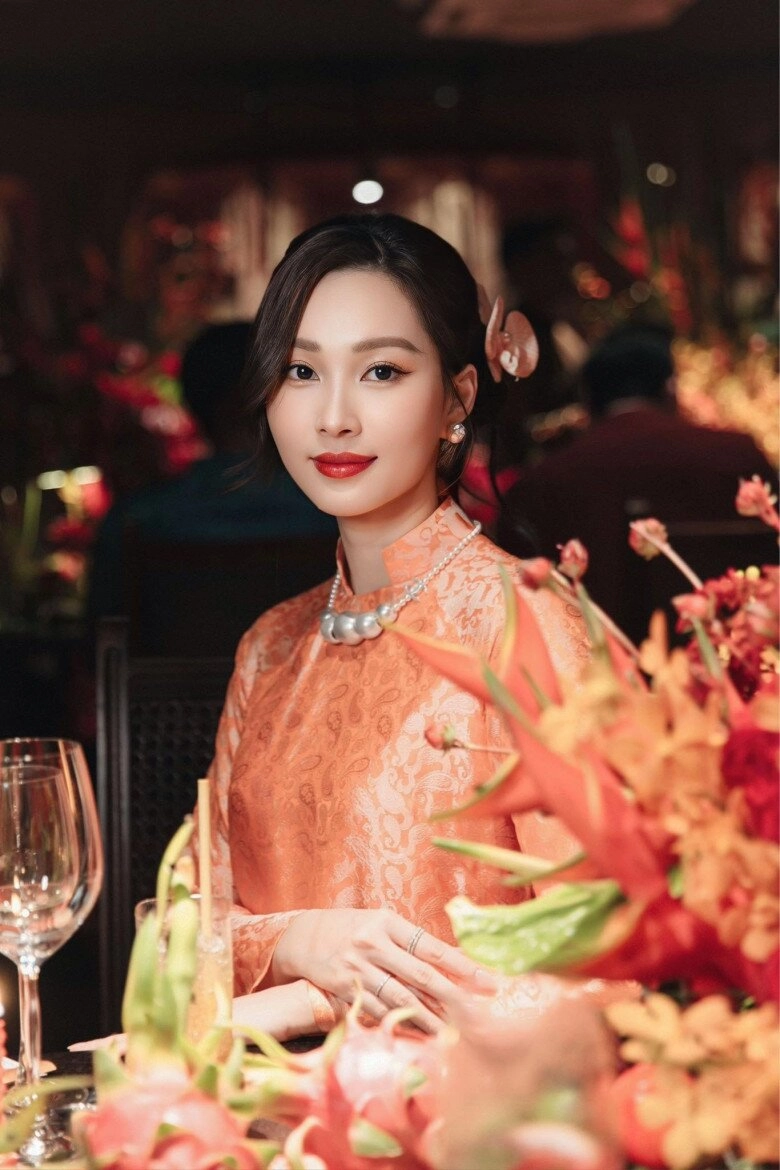 Sao việt 24h trương ngọc ánh được trai lạ ôm hôn ở sân bay cho biết là người đàn ông quan trọng - 8