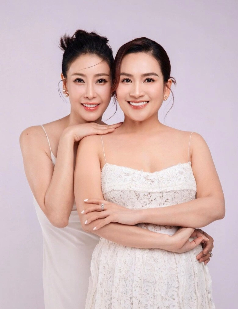Sao việt 24h trương ngọc ánh được trai lạ ôm hôn ở sân bay cho biết là người đàn ông quan trọng - 13