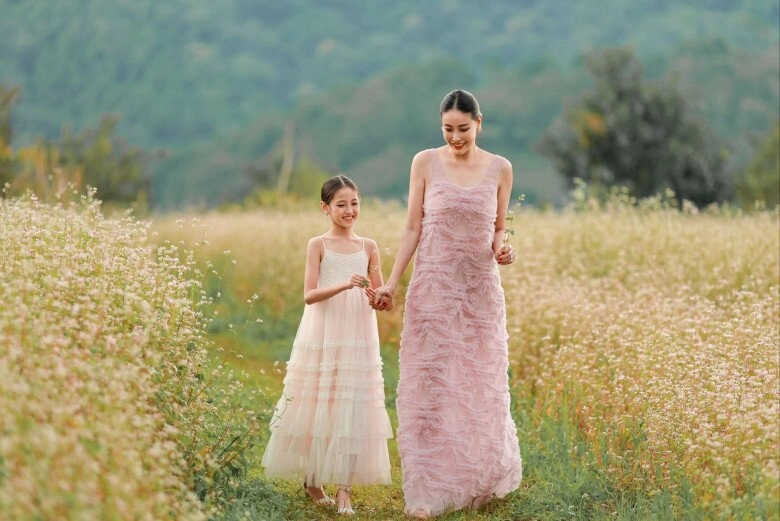 Sao việt 24h võ hạ trâm nhàn tênh khi con trai lai ấn chỉ theo bà vú hài hước gọi tên quý tử trong vô vọng - 12