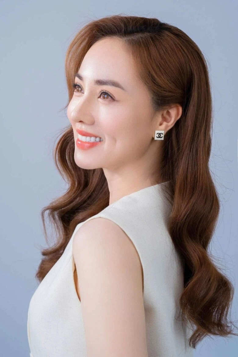 Sao việt 24h vợ trẻ của nsnd công lý khoe thành quả sau khi phẫu thuật thẩm mỹ nhan sắc hiện tại gây chú ý - 1
