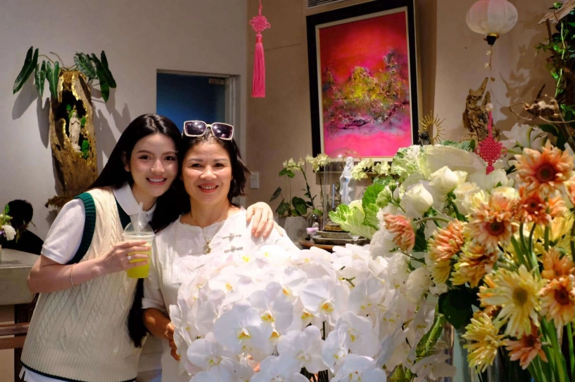 Sao việt 24h vợ trẻ kém 15 tuổi của nsnd công lý đáp trả khi bị hỏi đẹp thế này liệu có bồ ở ngoài - 8