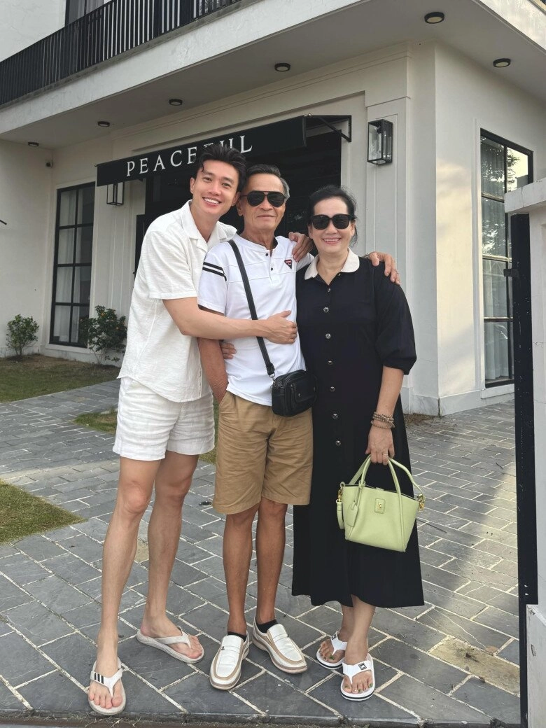 Sao việt 24h winnie nhà đông nhi - ông cao thắng 5 tuổi đã ra sân chơi pickleball khuôn mặt xinh xắn như búp bê - 14