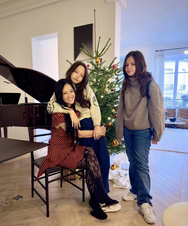 Sao việt chống chọi với bệnh k diva hồng nhung không giấu giếm 2 con song sinh hoài linh phải dùng thuốc cả đời - 3