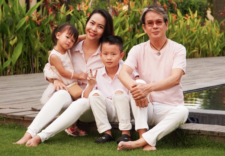 Sao việt chung cảnh cha già con mọn chi bảo chăm con gái duy nhất cực khéo bằng kiều đưa quý tử đi diễn cùng - 16