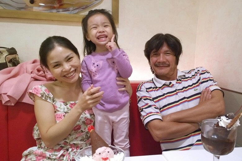 Sao việt chung cảnh cha già con mọn chi bảo chăm con gái duy nhất cực khéo bằng kiều đưa quý tử đi diễn cùng - 19