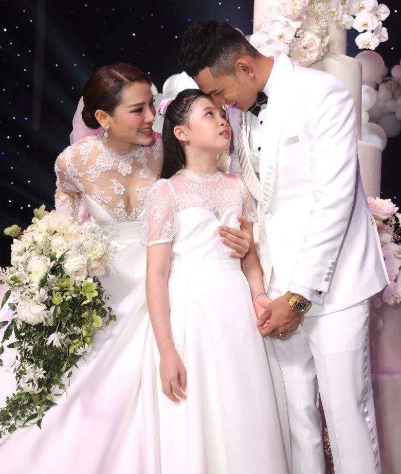 Sao việt công khai có con trong đám cưới có người giấu ái nữ tới năm 9 tuổi quỳnh chi lần đầu có bầu ở tuổi u40 - 7